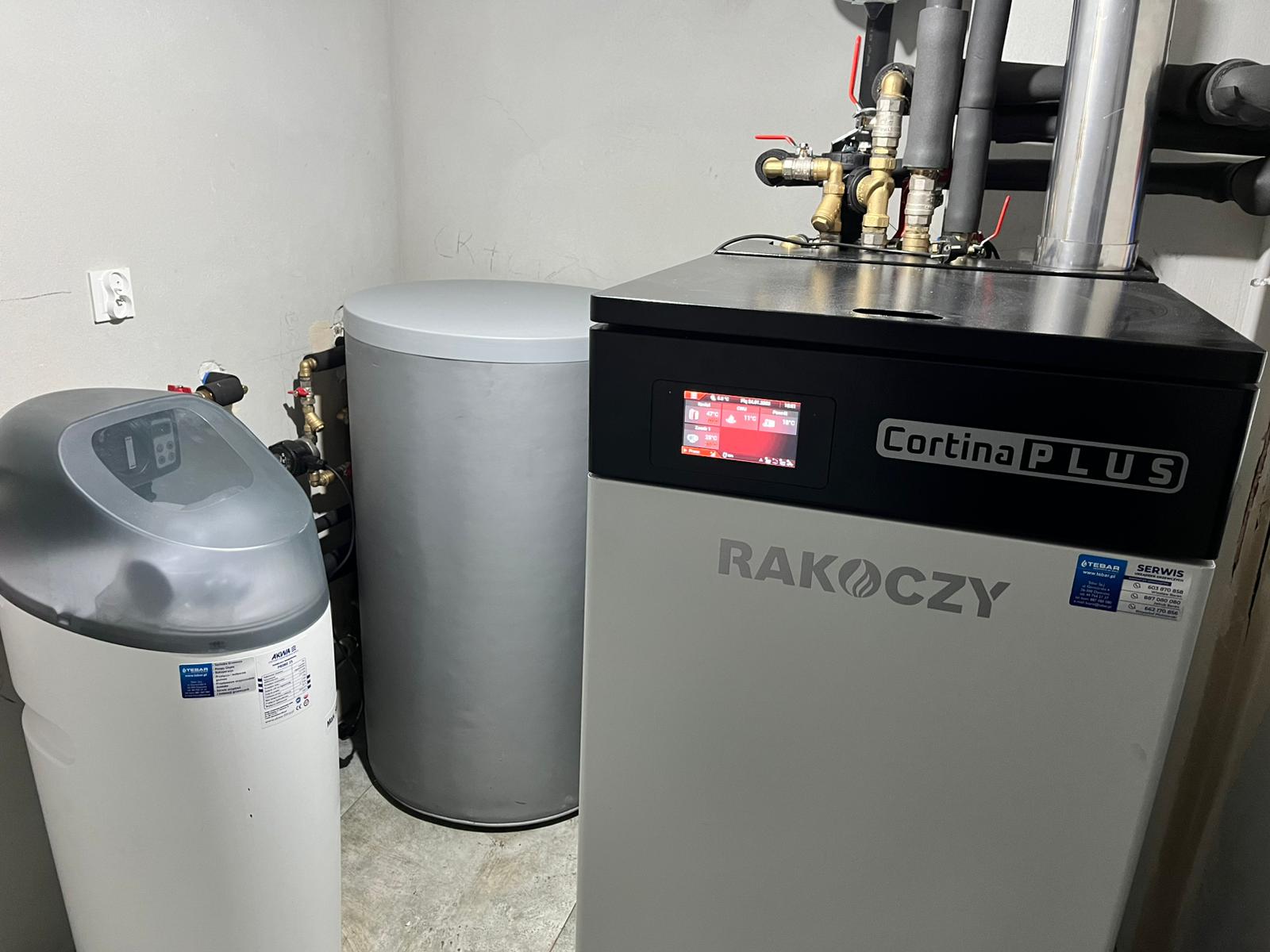 Dostawa i montaż kotła pelletowego Rakoczy Cortina Plus oraz montaż stacji uzdatniania wody - realizacja TEBAR Opoczno