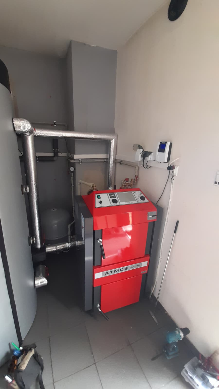 Dostawa oraz montaż kotła zgazowującego drewno Atmos wraz z buforem ciepła oraz zasobnikiem ciepłej wody użytkowej. - realizacja TEBAR Opoczno